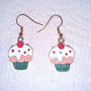 Beautiful Cupcake Dangle Earrings Pierced Ladies Kids Jewelry NEW Handcr…